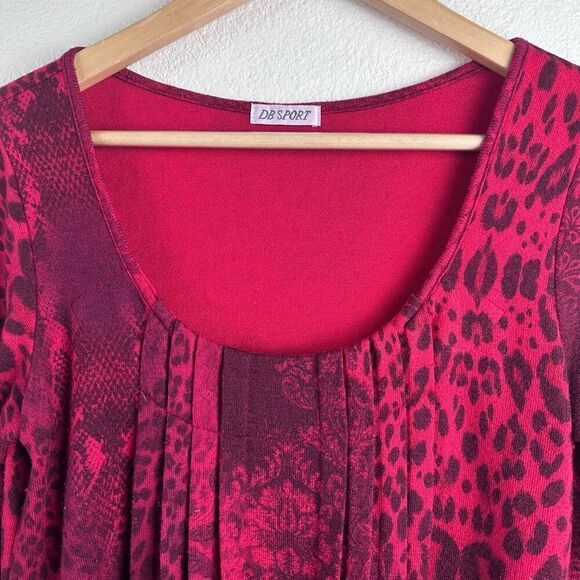 DB‎ Sport Women's S Flare Sleeve Blouse Red Purple Mix Animal Print Hi Low Tunic - Picture 7 of 7